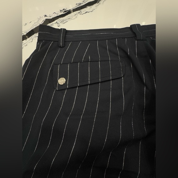 Lauren Ralph Lauren Active Black with Silver Pinstripe Shorts – Size 12 EUC - Picture 11 of 14